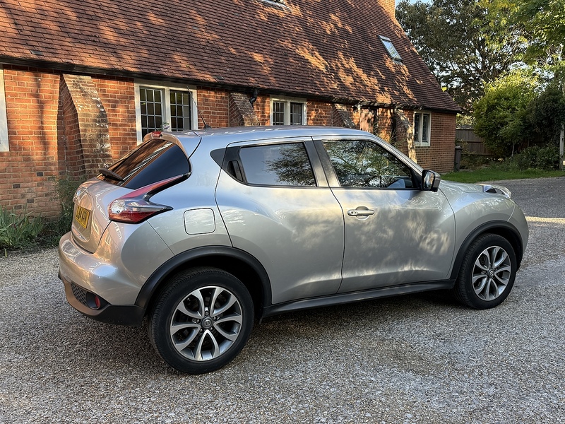 Nissan Juke 1.2 DIG-T Tekna SUV 5dr Petrol Manual Euro 5 (s/s) Euro 5 (115 ps) - U10003349