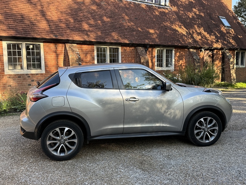 Nissan Juke 1.2 DIG-T Tekna SUV 5dr Petrol Manual Euro 5 (s/s) Euro 5 (115 ps) - U10003349