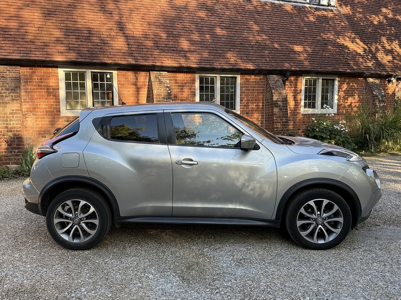 Nissan Juke 1.2 DIG-T Tekna SUV 5dr Petrol Manual Euro 5 (s/s) Euro 5 (115 ps) - U10003349