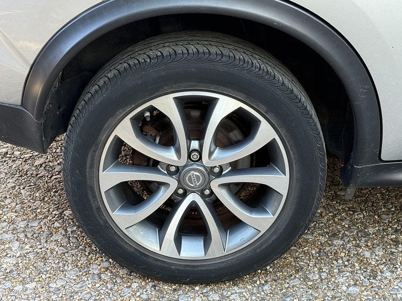 Nissan Juke 1.2 DIG-T Tekna SUV 5dr Petrol Manual Euro 5 (s/s) Euro 5 (115 ps) - U10003349
