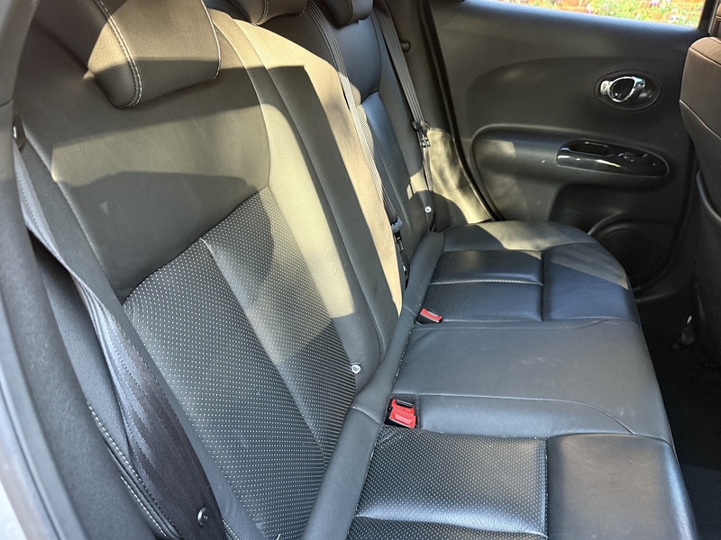 Nissan Juke 1.2 DIG-T Tekna SUV 5dr Petrol Manual Euro 5 (s/s) Euro 5 (115 ps) - U10003349