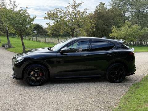 Alfa Romeo Stelvio 2.0T Veloce SUV 5dr Petrol Auto Q4 AWD Euro 6 (s/s) (280 ps) - U10003357