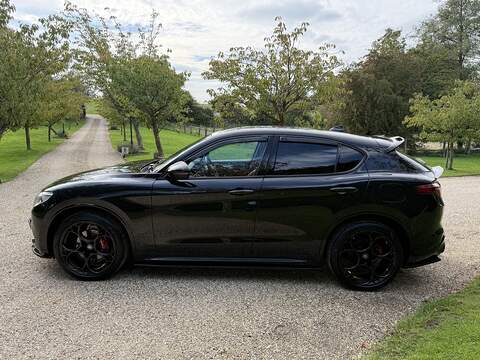 Alfa Romeo Stelvio 2.0T Veloce SUV 5dr Petrol Auto Q4 AWD Euro 6 (s/s) (280 ps) - U10003357