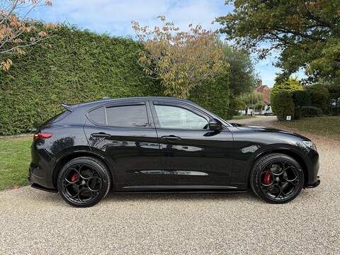 Alfa Romeo Stelvio 2.0T Veloce SUV 5dr Petrol Auto Q4 AWD Euro 6 (s/s) (280 ps) - U10003357