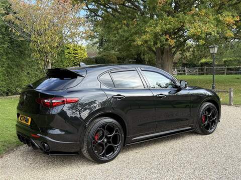 Alfa Romeo Stelvio 2.0T Veloce SUV 5dr Petrol Auto Q4 AWD Euro 6 (s/s) (280 ps) - U10003357