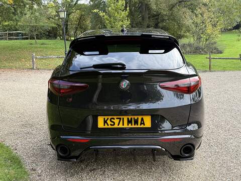 Alfa Romeo Stelvio 2.0T Veloce SUV 5dr Petrol Auto Q4 AWD Euro 6 (s/s) (280 ps) - U10003357