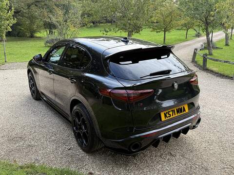 Alfa Romeo Stelvio 2.0T Veloce SUV 5dr Petrol Auto Q4 AWD Euro 6 (s/s) (280 ps) - U10003357