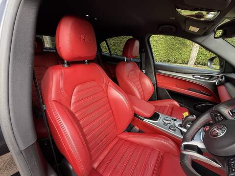 Alfa Romeo Stelvio 2.0T Veloce SUV 5dr Petrol Auto Q4 AWD Euro 6 (s/s) (280 ps) - U10003357