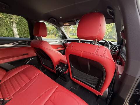 Alfa Romeo Stelvio 2.0T Veloce SUV 5dr Petrol Auto Q4 AWD Euro 6 (s/s) (280 ps) - U10003357