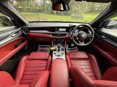 Alfa Romeo Stelvio 2.0T Veloce SUV 5dr Petrol Auto Q4 AWD Euro 6 (s/s) (280 ps) - U10003357