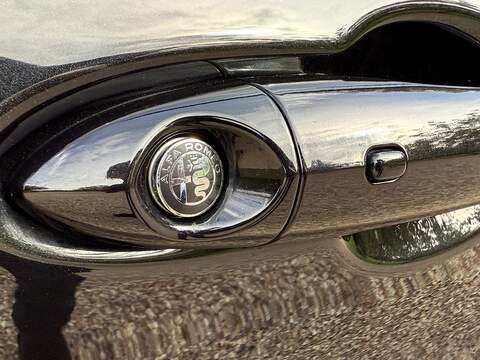 Alfa Romeo Stelvio 2.0T Veloce SUV 5dr Petrol Auto Q4 AWD Euro 6 (s/s) (280 ps) - U10003357