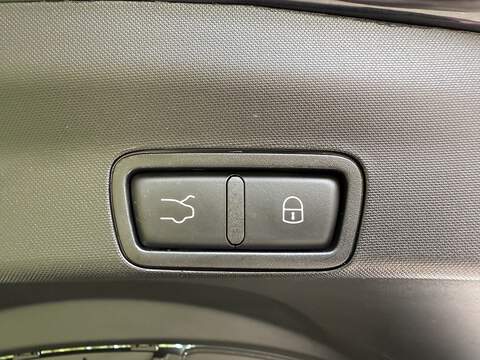 Alfa Romeo Stelvio 2.0T Veloce SUV 5dr Petrol Auto Q4 AWD Euro 6 (s/s) (280 ps) - U10003357