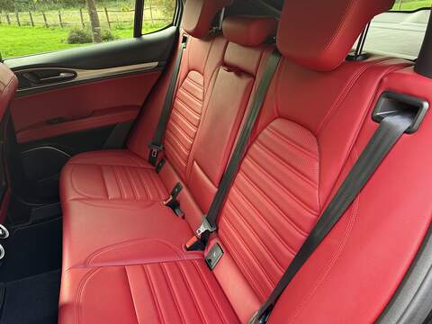 Alfa Romeo Stelvio 2.0T Veloce SUV 5dr Petrol Auto Q4 AWD Euro 6 (s/s) (280 ps) - U10003357