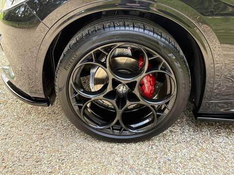 Alfa Romeo Stelvio 2.0T Veloce SUV 5dr Petrol Auto Q4 AWD Euro 6 (s/s) (280 ps) - U10003357