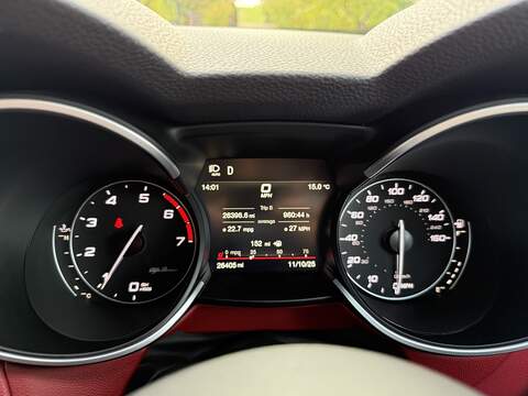 Alfa Romeo Stelvio 2.0T Veloce SUV 5dr Petrol Auto Q4 AWD Euro 6 (s/s) (280 ps) - U10003357