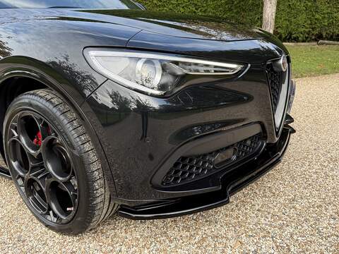 Alfa Romeo Stelvio 2.0T Veloce SUV 5dr Petrol Auto Q4 AWD Euro 6 (s/s) (280 ps) - U10003357