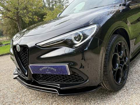 Alfa Romeo Stelvio 2.0T Veloce SUV 5dr Petrol Auto Q4 AWD Euro 6 (s/s) (280 ps) - U10003357