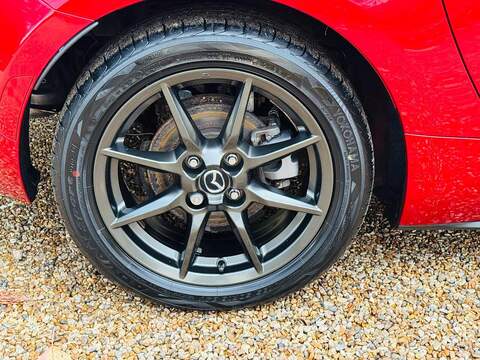 Mazda MX-5 RF 1.5 SKYACTIV-G Sport Nav Convertible 2dr Petrol Manual Euro 6 (131 ps) - U10003359