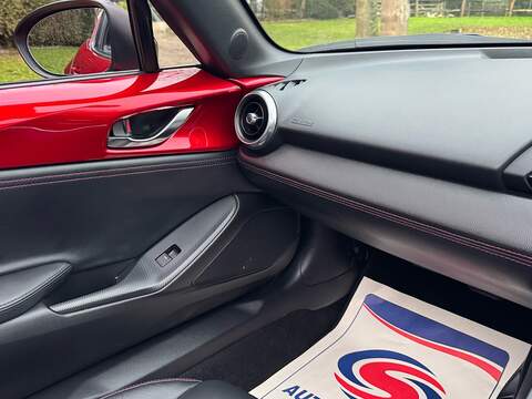 Mazda MX-5 RF 1.5 SKYACTIV-G Sport Nav Convertible 2dr Petrol Manual Euro 6 (131 ps) - U10003359