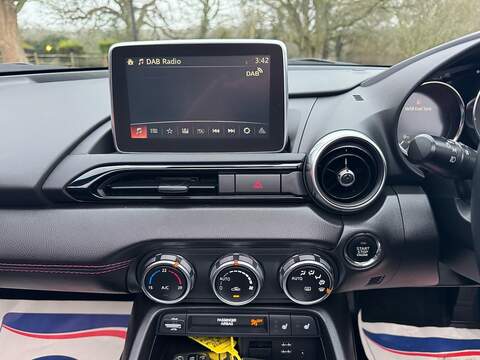 Mazda MX-5 RF 1.5 SKYACTIV-G Sport Nav Convertible 2dr Petrol Manual Euro 6 (131 ps) - U10003359