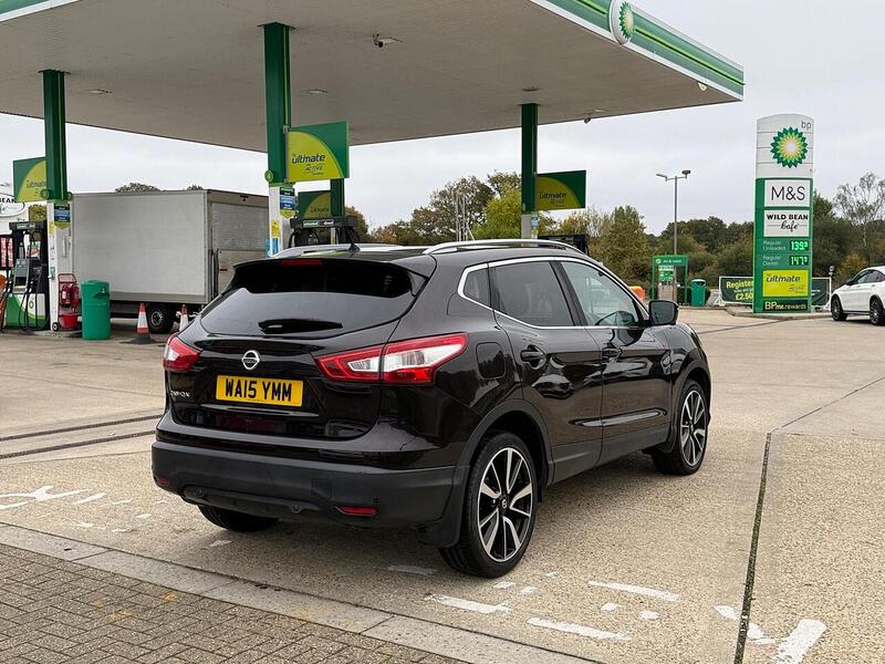 Nissan Qashqai 1.6 dCi Tekna SUV 5dr Diesel Manual 2WD Euro 5 (s/s) (130 ps) - U10003360