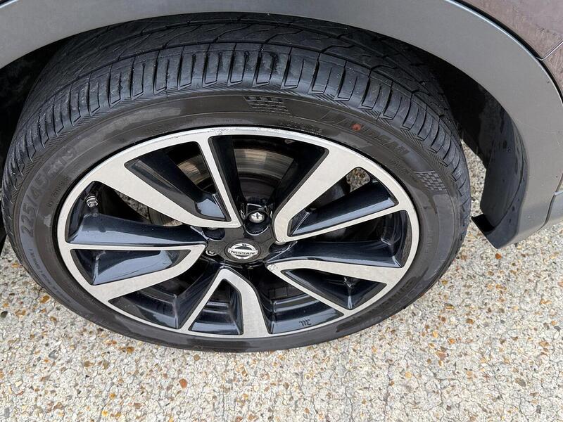Nissan Qashqai 1.6 dCi Tekna SUV 5dr Diesel Manual 2WD Euro 5 (s/s) (130 ps) - U10003360