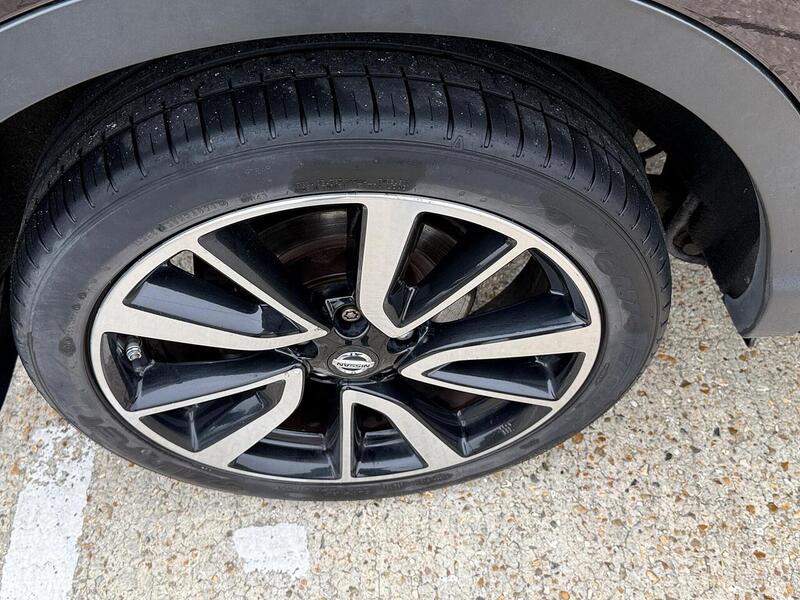 Nissan Qashqai 1.6 dCi Tekna SUV 5dr Diesel Manual 2WD Euro 5 (s/s) (130 ps) - U10003360