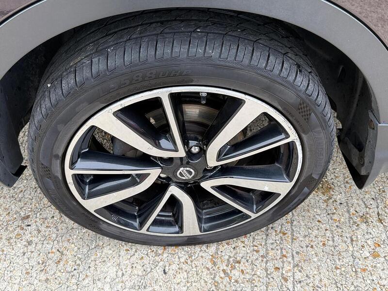 Nissan Qashqai 1.6 dCi Tekna SUV 5dr Diesel Manual 2WD Euro 5 (s/s) (130 ps) - U10003360