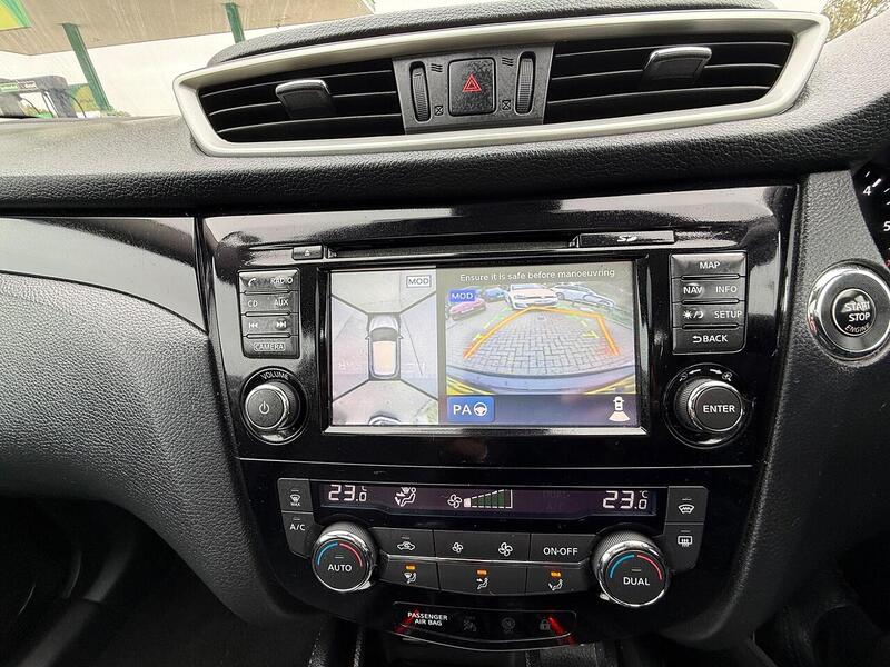 Nissan Qashqai 1.6 dCi Tekna SUV 5dr Diesel Manual 2WD Euro 5 (s/s) (130 ps) - U10003360