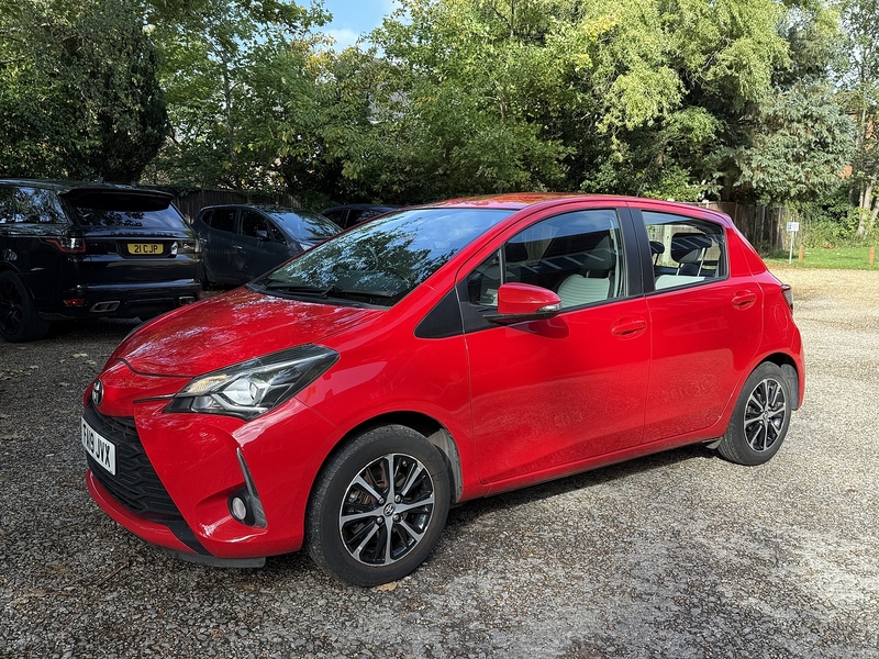 Toyota Yaris 1.5 VVT-i Icon Tech Euro 6 5dr - U10003366