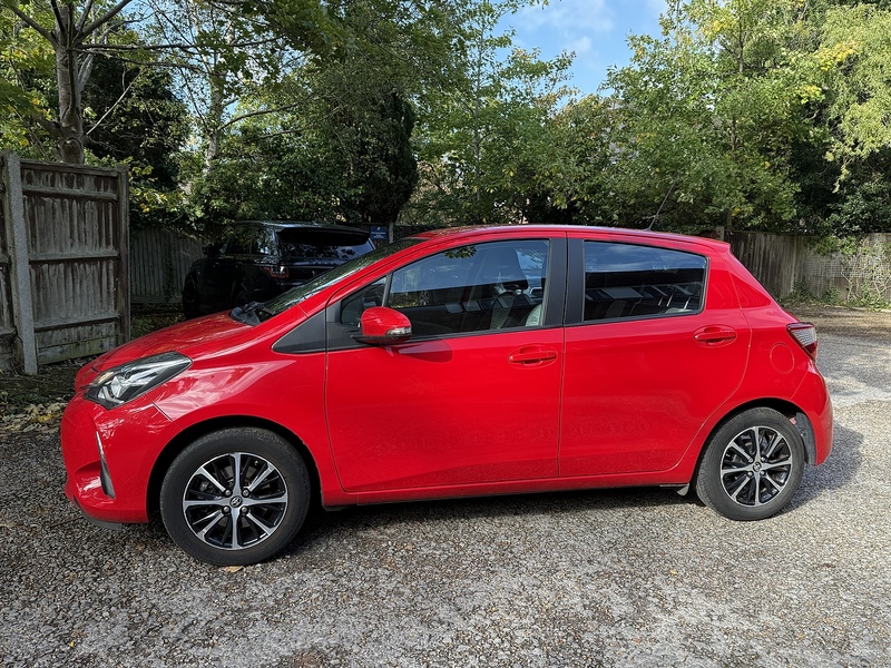 Toyota Yaris 1.5 VVT-i Icon Tech Euro 6 5dr - U10003366