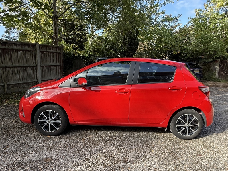 Toyota Yaris 1.5 VVT-i Icon Tech Euro 6 5dr - U10003366