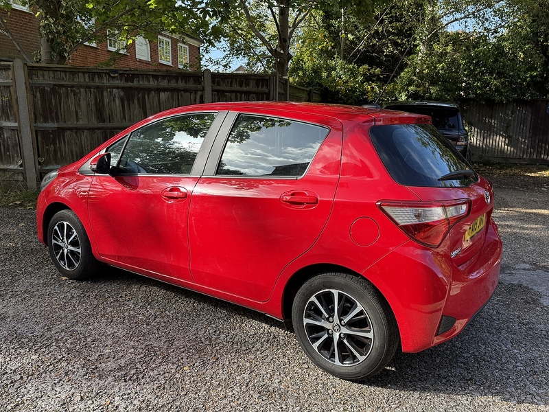 Toyota Yaris 1.5 VVT-i Icon Tech Euro 6 5dr - U10003366