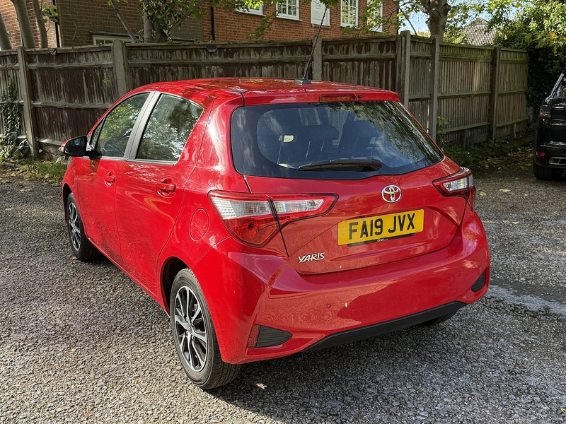Toyota Yaris 1.5 VVT-i Icon Tech Euro 6 5dr - U10003366