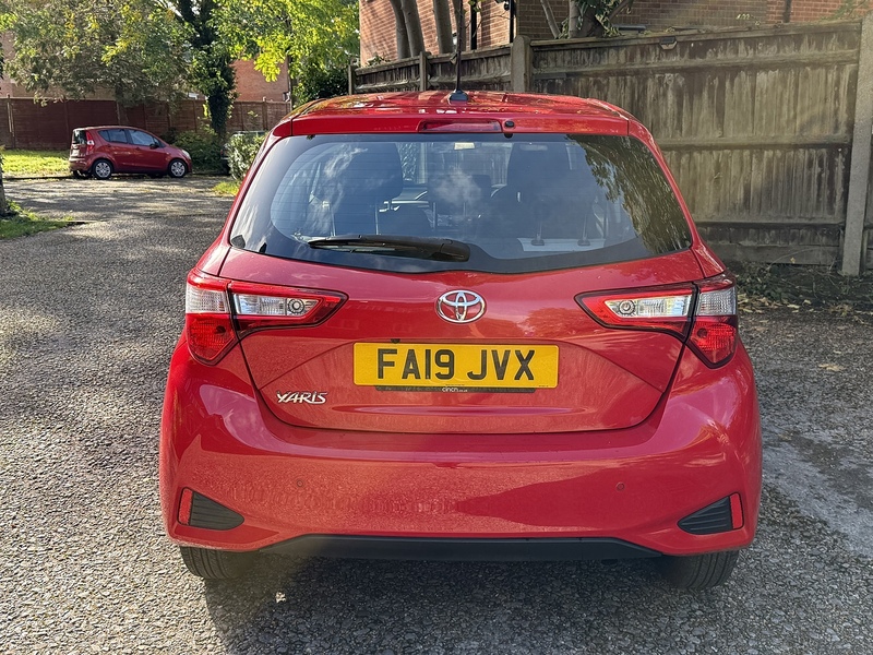 Toyota Yaris 1.5 VVT-i Icon Tech Euro 6 5dr - U10003366