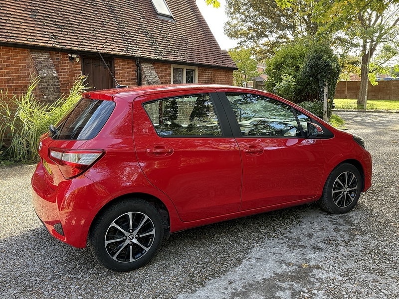 Toyota Yaris 1.5 VVT-i Icon Tech Euro 6 5dr - U10003366