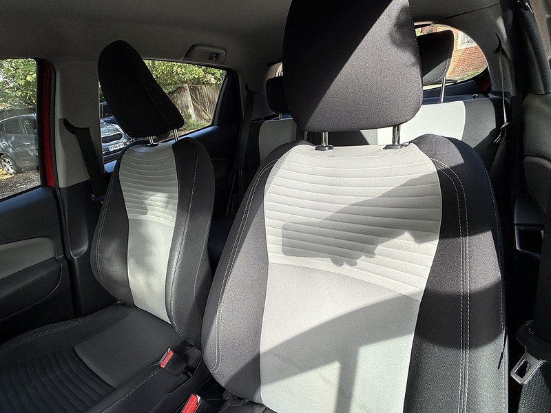 Toyota Yaris 1.5 VVT-i Icon Tech Euro 6 5dr - U10003366