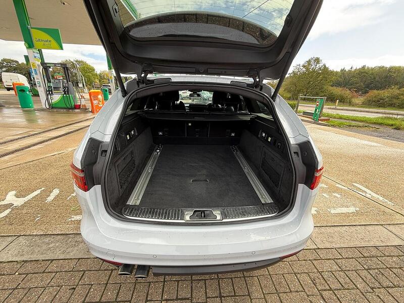 Jaguar XF 2.0d R-Sport Sportbrake Auto Euro 6 (s/s) 5dr - U10003371