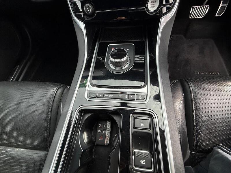 Jaguar XF 2.0d R-Sport Sportbrake Auto Euro 6 (s/s) 5dr - U10003371