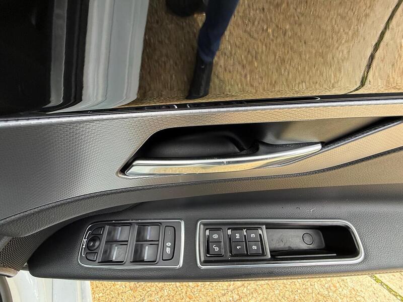 Jaguar XF 2.0d R-Sport Sportbrake Auto Euro 6 (s/s) 5dr - U10003371