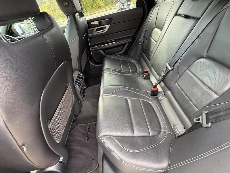 Jaguar XF 2.0d R-Sport Sportbrake Auto Euro 6 (s/s) 5dr - U10003371