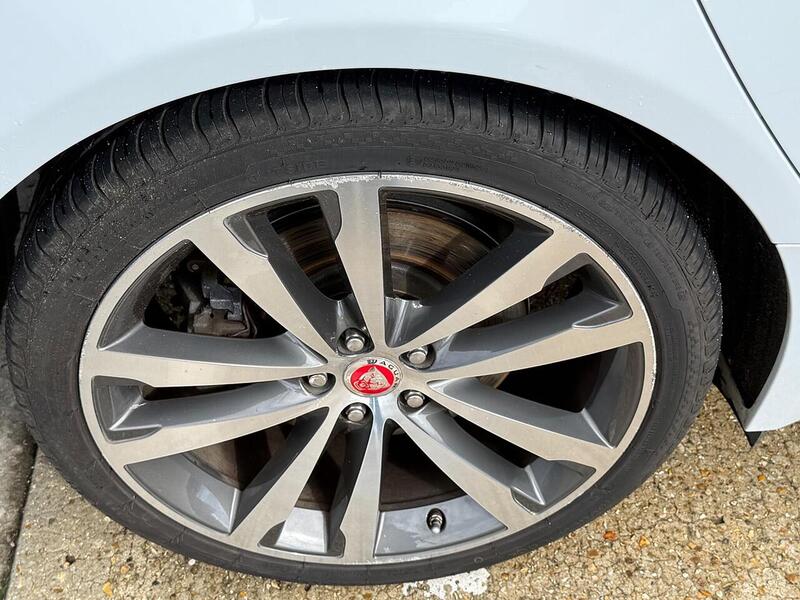 Jaguar XF 2.0d R-Sport Sportbrake Auto Euro 6 (s/s) 5dr - U10003371