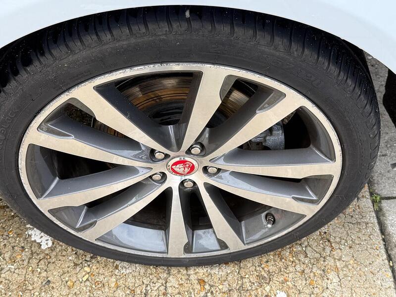 Jaguar XF 2.0d R-Sport Sportbrake Auto Euro 6 (s/s) 5dr - U10003371