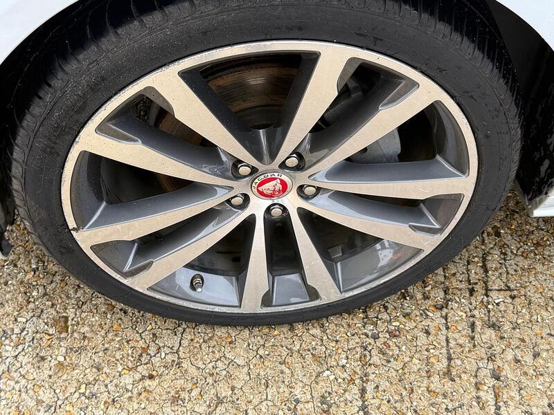 Jaguar XF 2.0d R-Sport Sportbrake Auto Euro 6 (s/s) 5dr - U10003371