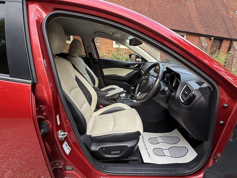 Mazda Mazda3 2.0 SKYACTIV-G Sport Nav Hatchback 5dr Petrol Manual Euro 5 (s/s) (165 ps) - U10003377