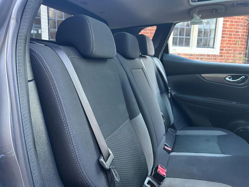 Nissan Qashqai 1.2 DIG-T N-Connecta SUV 5dr Petrol Manual Euro 6 (s/s) (115 ps) - U10003380