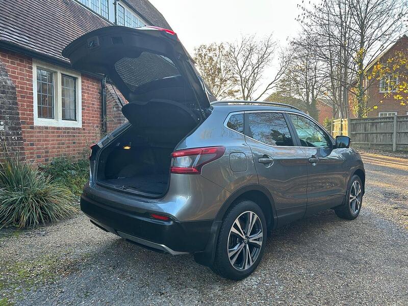 Nissan Qashqai 1.2 DIG-T N-Connecta SUV 5dr Petrol Manual Euro 6 (s/s) (115 ps) - U10003380