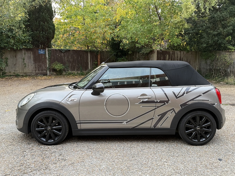 MINI Convertible 2.0 Cooper S Convertible 2dr Petrol Manual Euro 6 (s/s) (192 ps) - U10003381