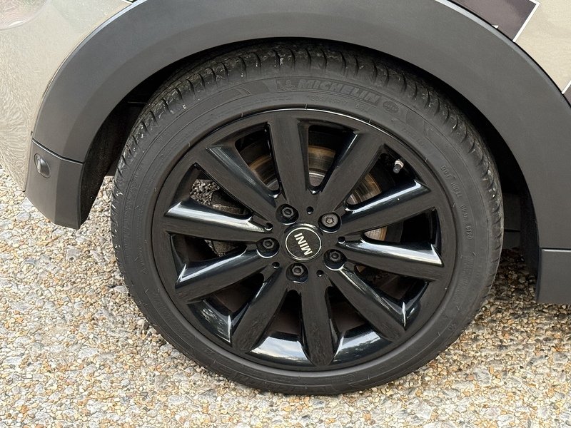 MINI Convertible 2.0 Cooper S Convertible 2dr Petrol Manual Euro 6 (s/s) (192 ps) - U10003381