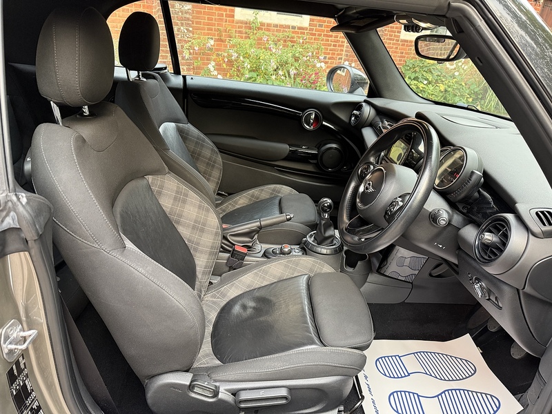 MINI Convertible 2.0 Cooper S Convertible 2dr Petrol Manual Euro 6 (s/s) (192 ps) - U10003381